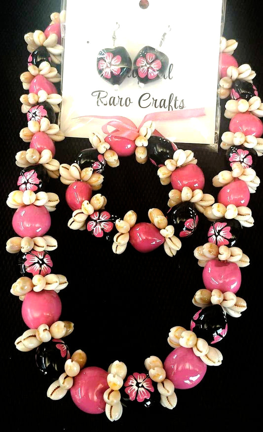 Kuikui/Cowrie Rosette set includes earrings and Bracelet